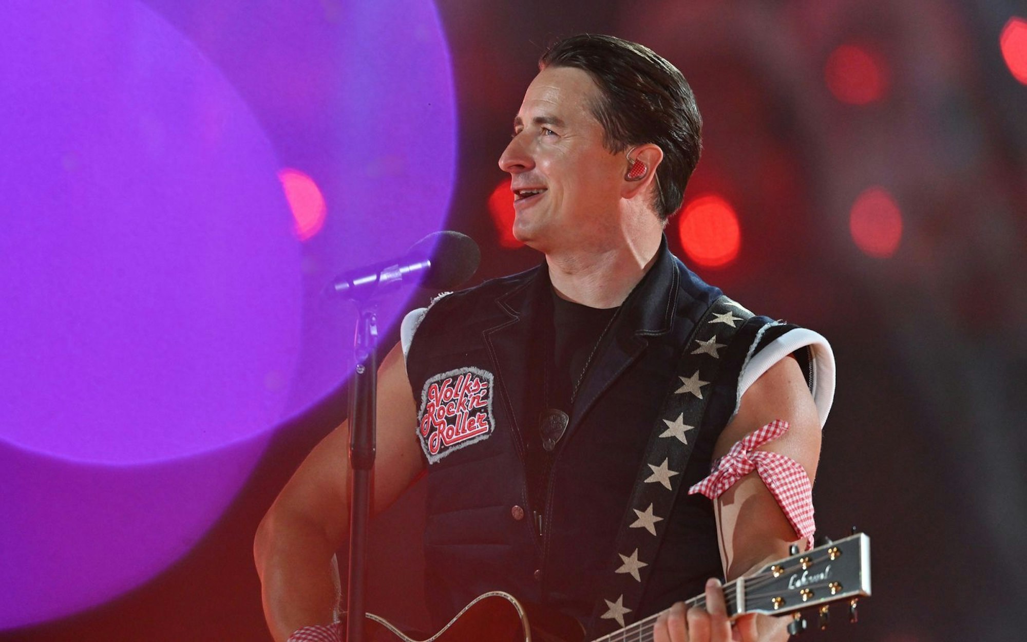 Trotz aller Kontroversen zählt Andreas Gabalier noch immer zu den erfolgreichsten Stars der Schlager- und Volksmusik-Szene. (Bild: 2025 Getty Images/Kerstin Joensson)