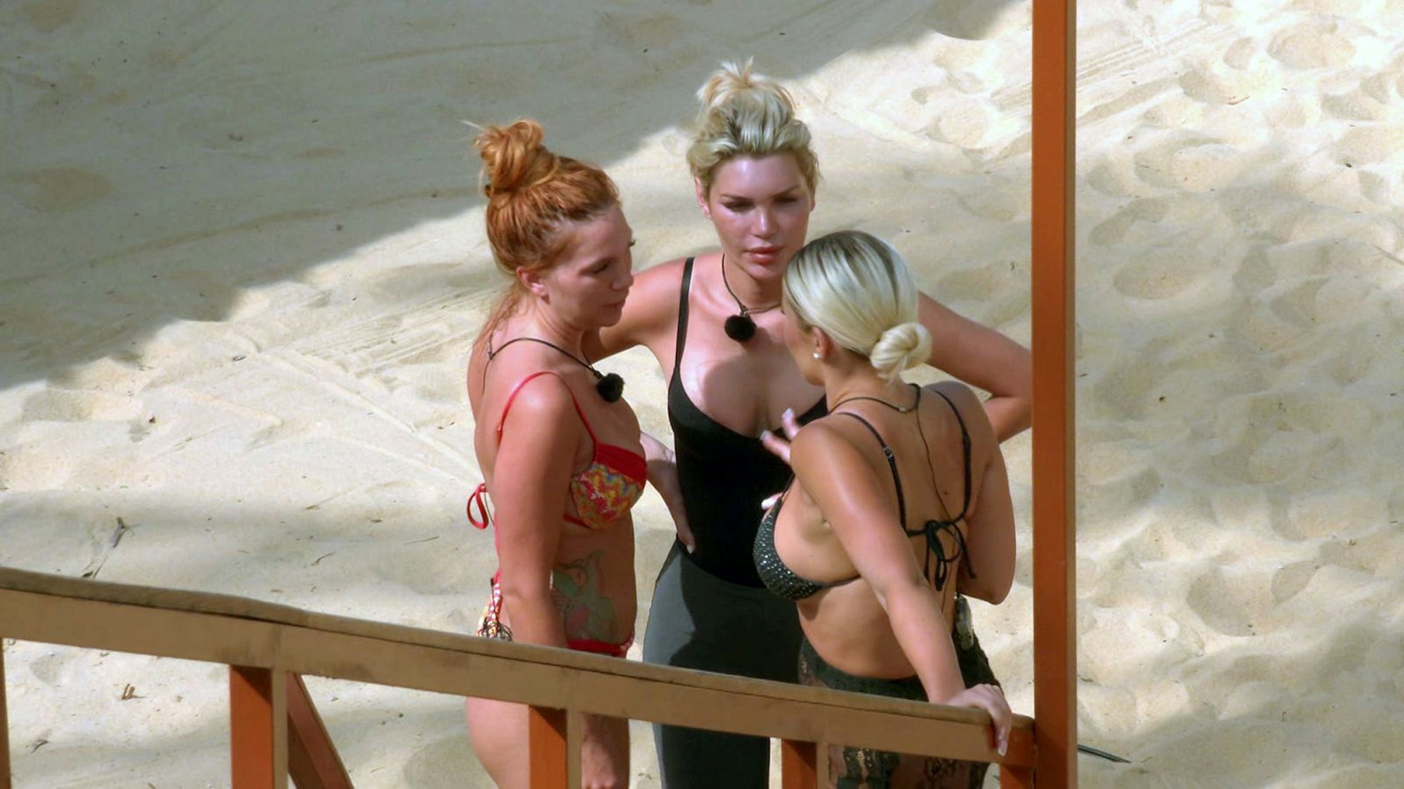Wenn drei sich vertragen - lacht am Ende nur eine: Tara Tabitha (links) kam aus „Kampf der Realitystars“ (RTLZWEI) besser raus als Giuliana Farfalla (MItte) und Laura Bond - nämlich als Siegerin und mit üppigem Preisgeld. (Bild: RTLZWEI)
