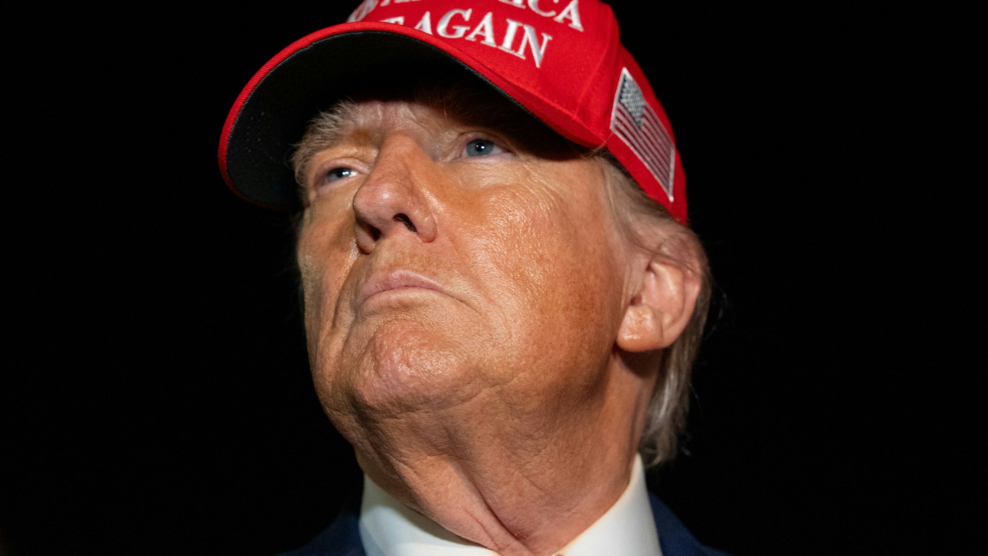 Eine Revolte braut sich in Donald Trumps MAGA-Lager (Make America Great Again, Macht Amerika wieder großartig) zusammen. Hier ist er am 4. Juli auf der Joint Base Andrew zu sehen.