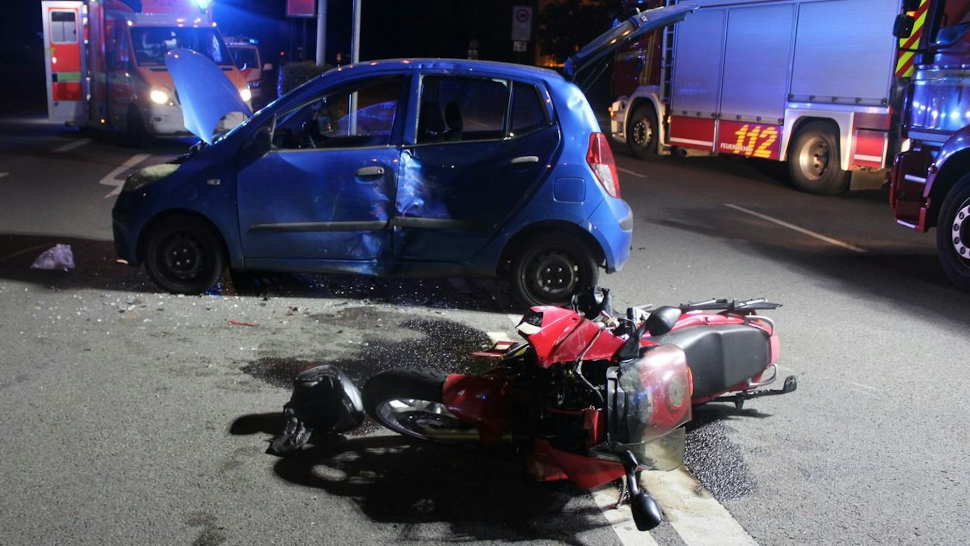 POL-KR: Zwei Verletzte bei Unfall auf der Untergath