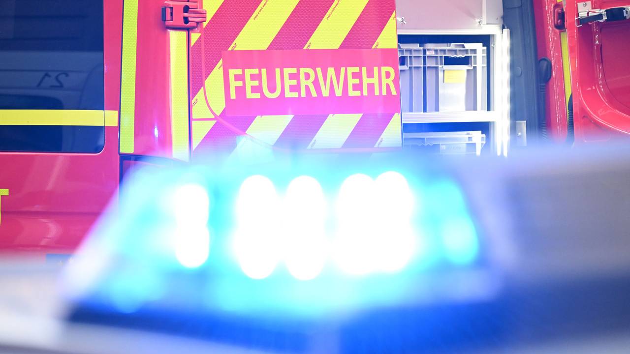 Die Polizei hörte die verzweifelten Schreie der jungen Frau und konnte sie auf ihrem Gefängnis befreien.