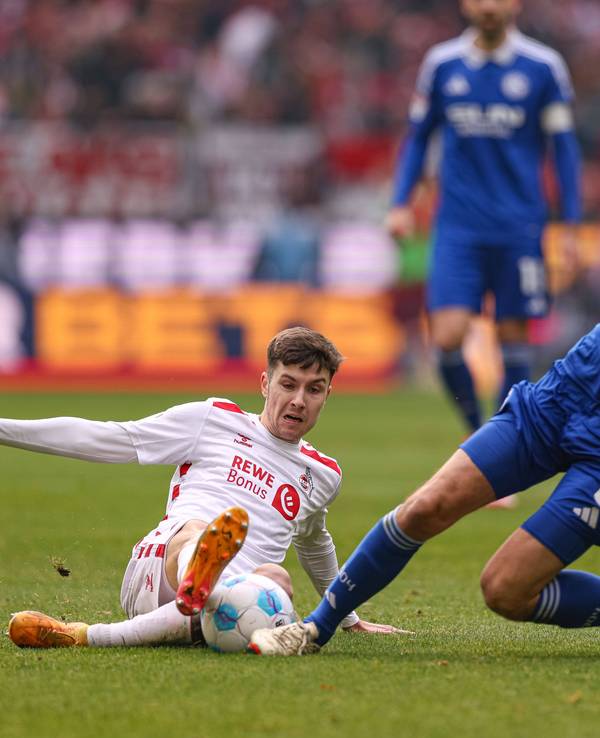 Ron Schallenberg im Zweikampf mit Denis Huseinbasic.