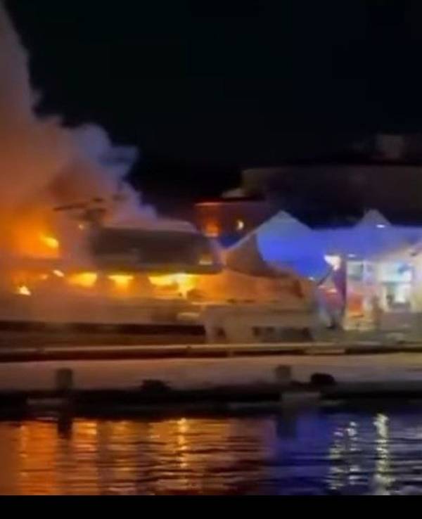 Carmen Geiss postete ein Video einer brennenden Yacht im Hafen von Saint-Tropez.