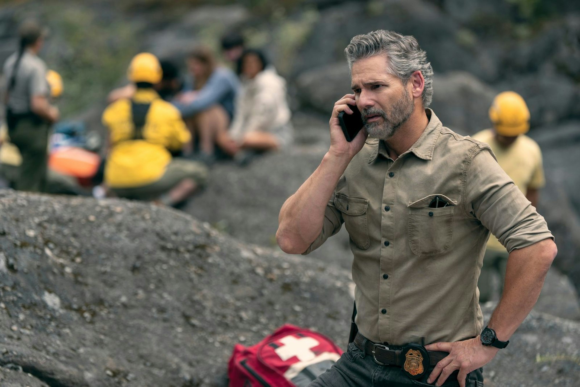 Als Special Agent des National Parks Service muss Kyle Turner (Eric Bana) einen mysteriösen Todesfall aufklären. (Bild: Netflix / Ricardo Hubbs)