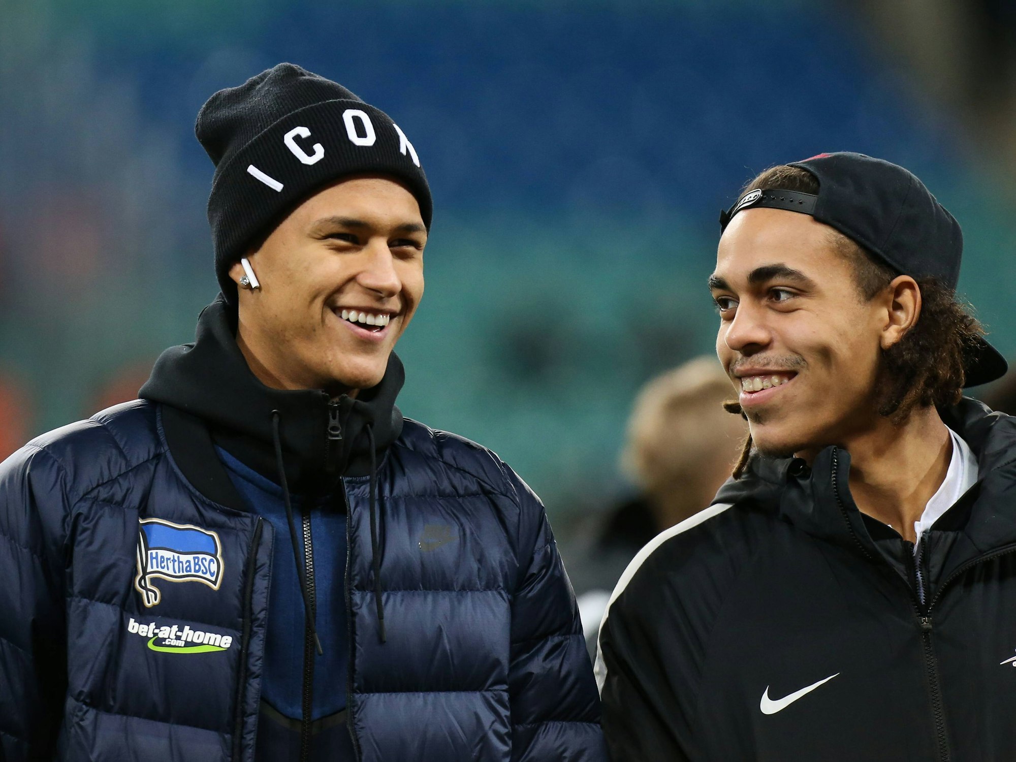 Der eine geht, der andere kommt. Ex-HSV-Stürmer Davie Selke und Neuzugang Yussuf Poulsen am 17. Dezember 2017 beim Spiel zwischen Hertha BSC und RB Leipzig.