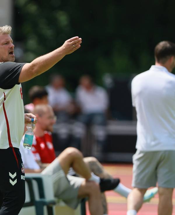 Lukas Kwasniok (1. FC Köln) bei seinem ersten Testspiel mit Köln in Bergisch Gladbach am 12. Juli 2025.