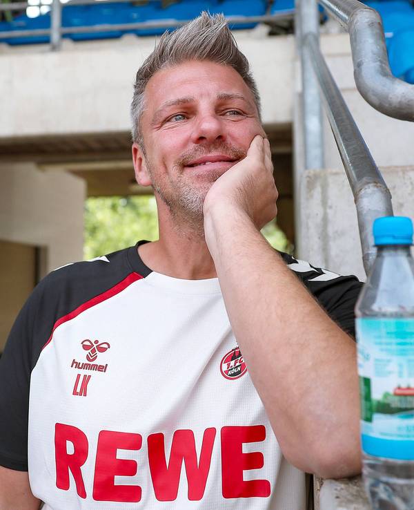 Kölns Cheftrainer Lukas Kwasniok am 12. Juli 2025 in Bergisch Gladbach.
