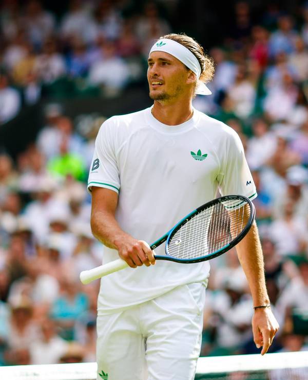 Alexander Zverev reagiert enttäuscht.