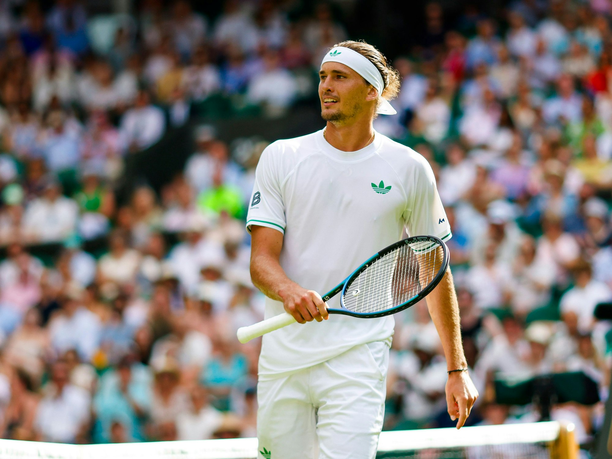 Alexander Zverev reagiert enttäuscht.