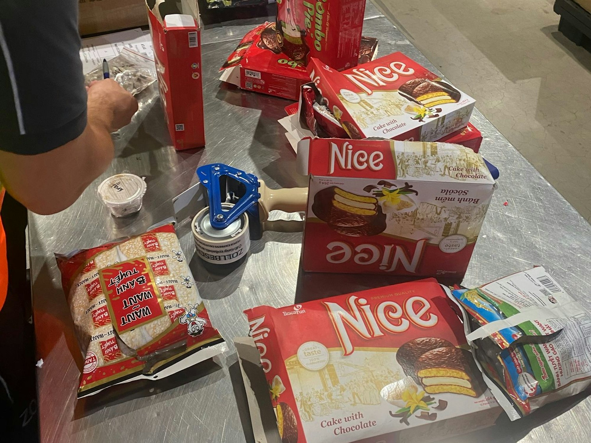 In diesen Keksverpackungen wurden die Vogelspinnen entdeckt.