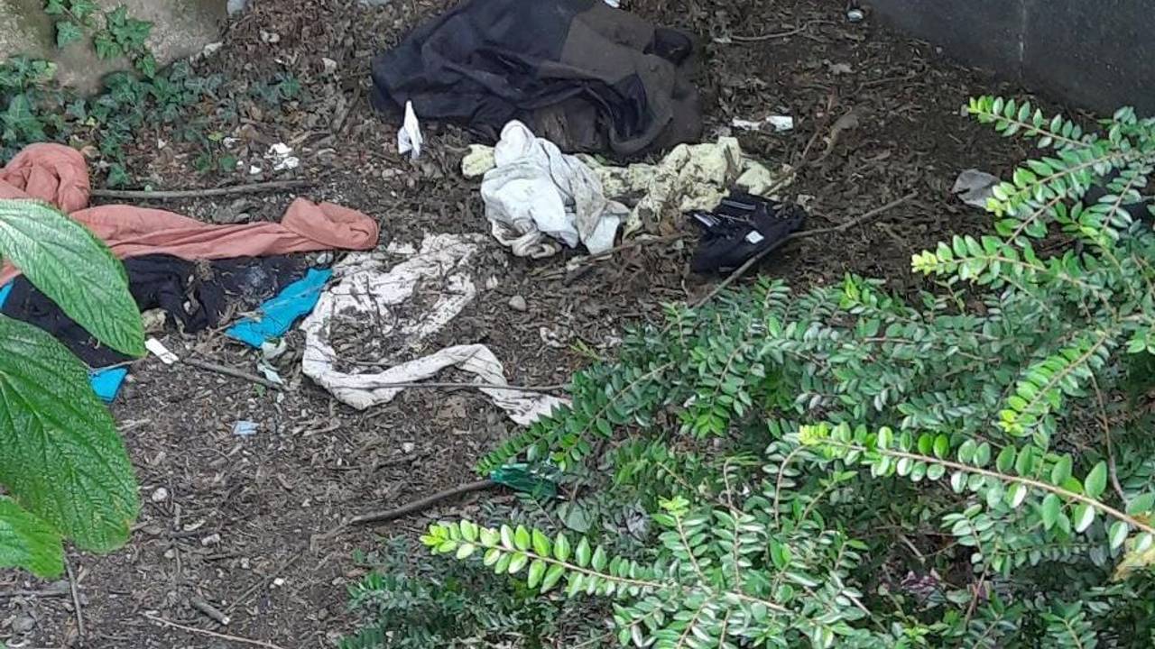 Müll, Fäkalien, Reste von Drogen – die Hinterlassenschaften der Junkies an der Mauritiuskirche