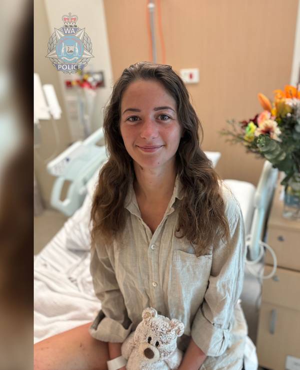 Das von der Polizei zur Verfügung gestellte Bild zeigt Carolina im Krankenhaus. Wenige Tage nach ihrer Rettung aus der australischen Wildnis hat sich die deutsche Backpackerin emotional bei allen Helfern bedankt.