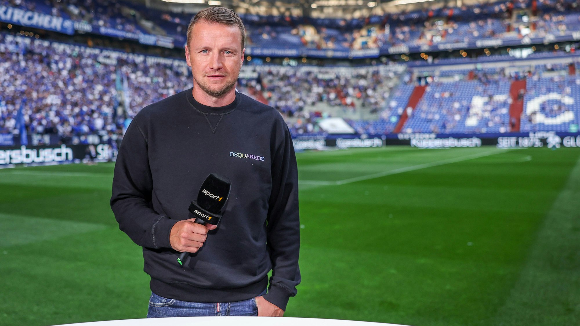 Maik Franz bei einem TV-Auftritt für Sport1 in der Schalker Arena.