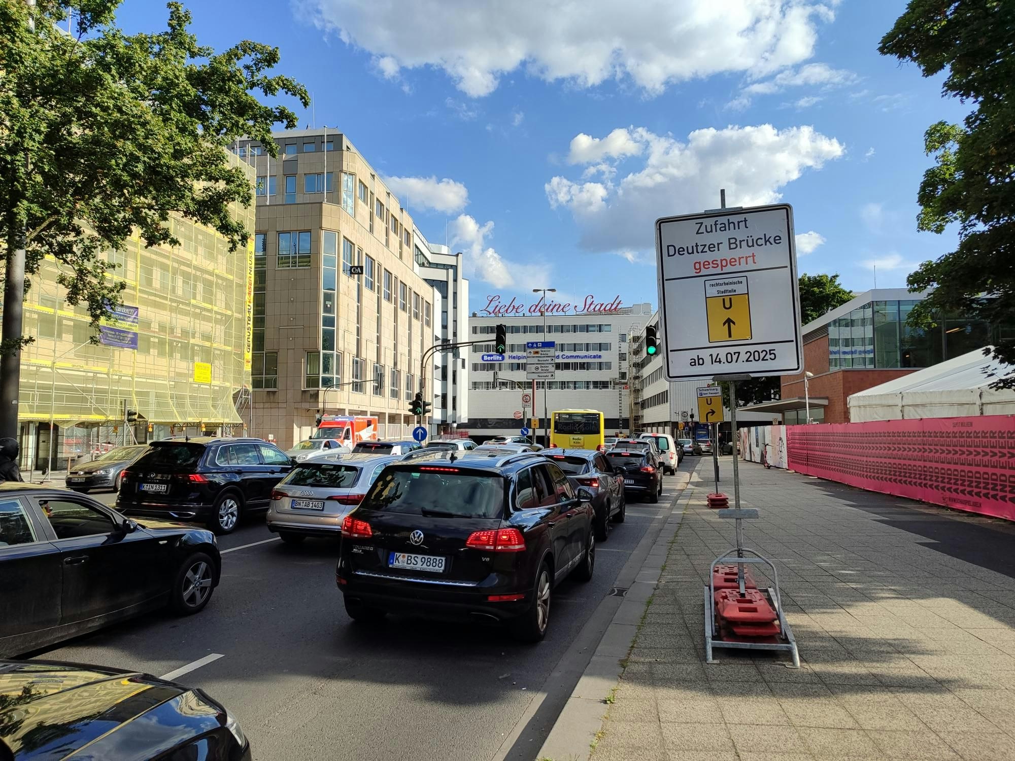 Seit Montag (14. Juli) sind Deutzer Brücke und Mindener Straße dicht.
