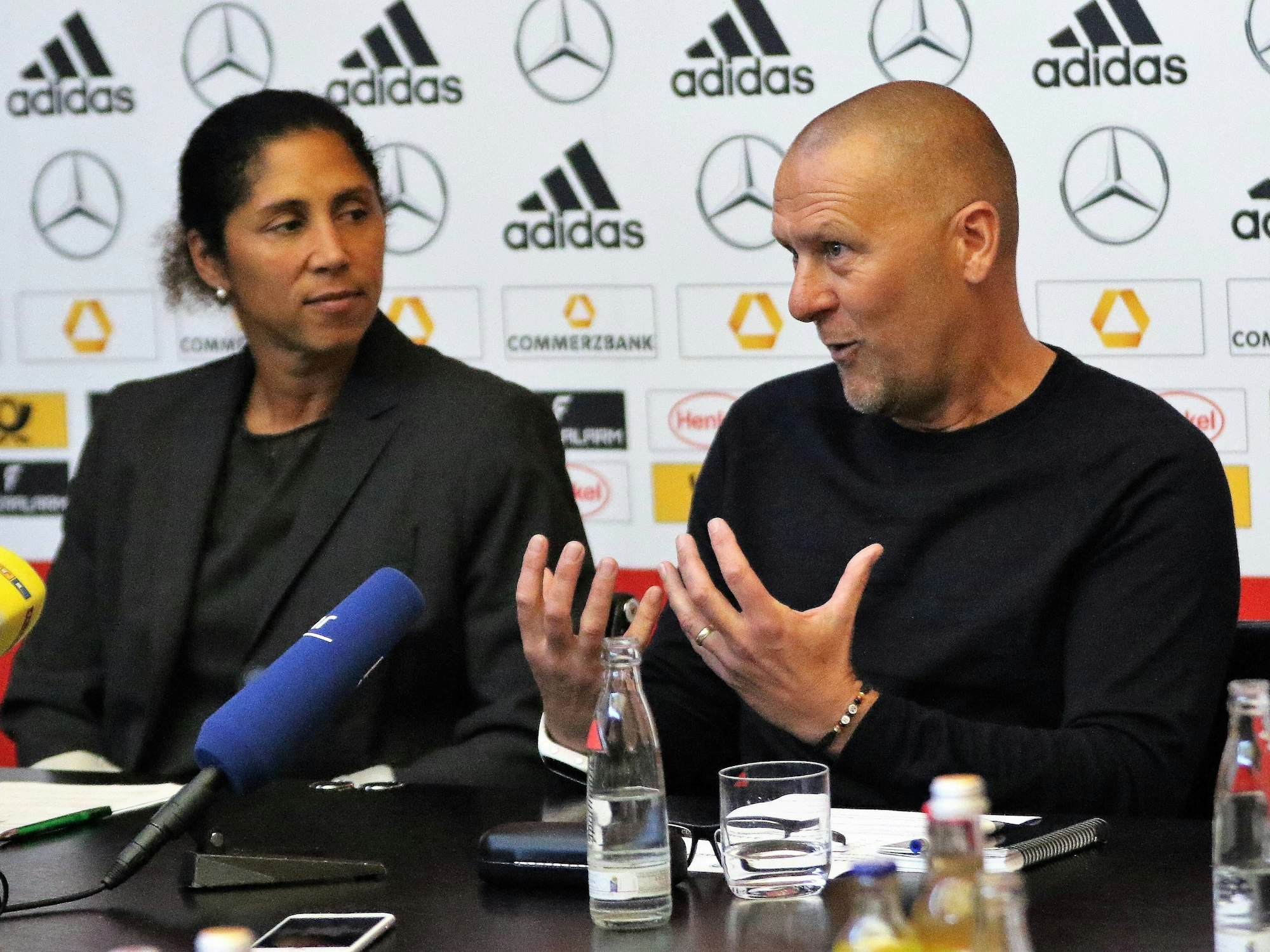 Steffi Jones als Nationaltrainerin.