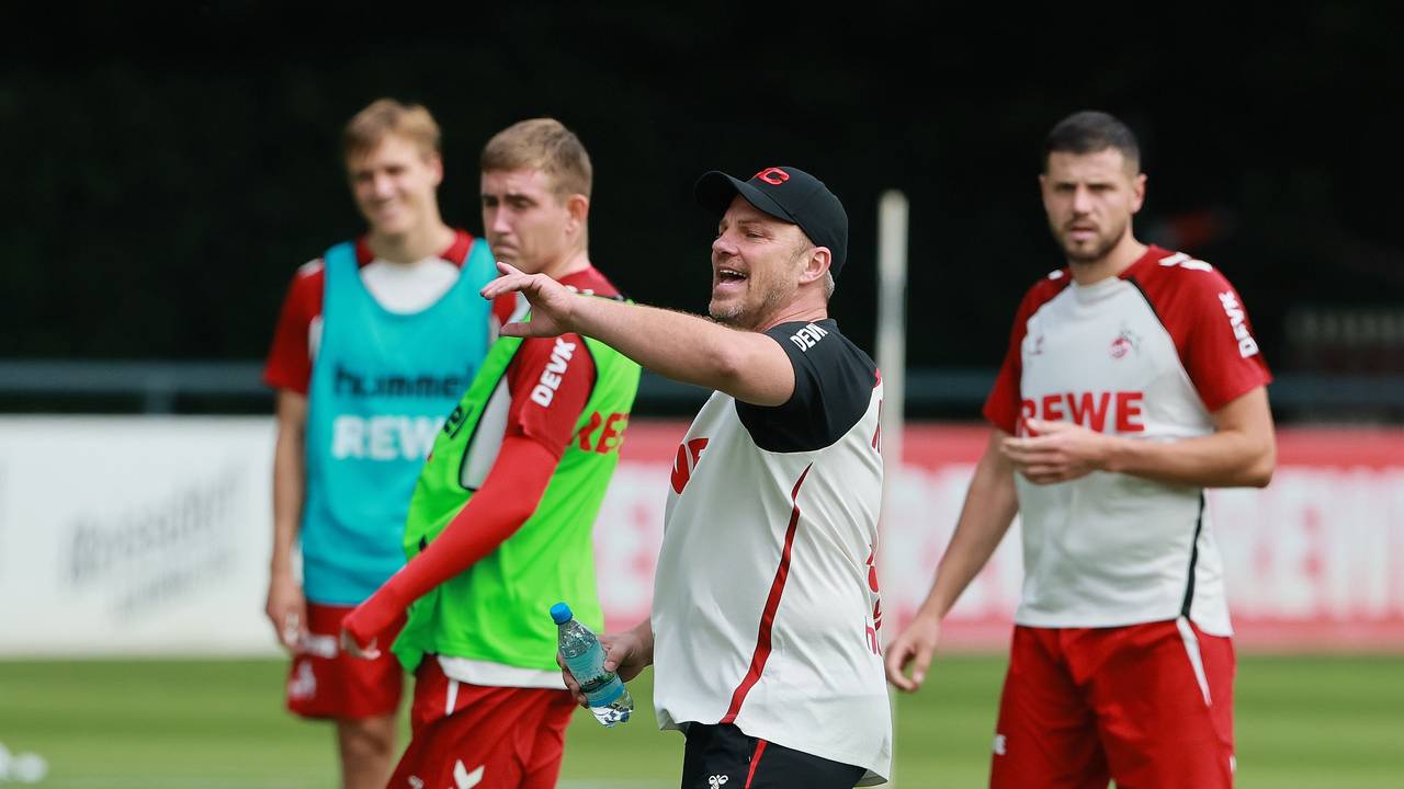 Lukas Kwasniok (1. FC Köln) hier am 7. Juli 2025 beim Training.