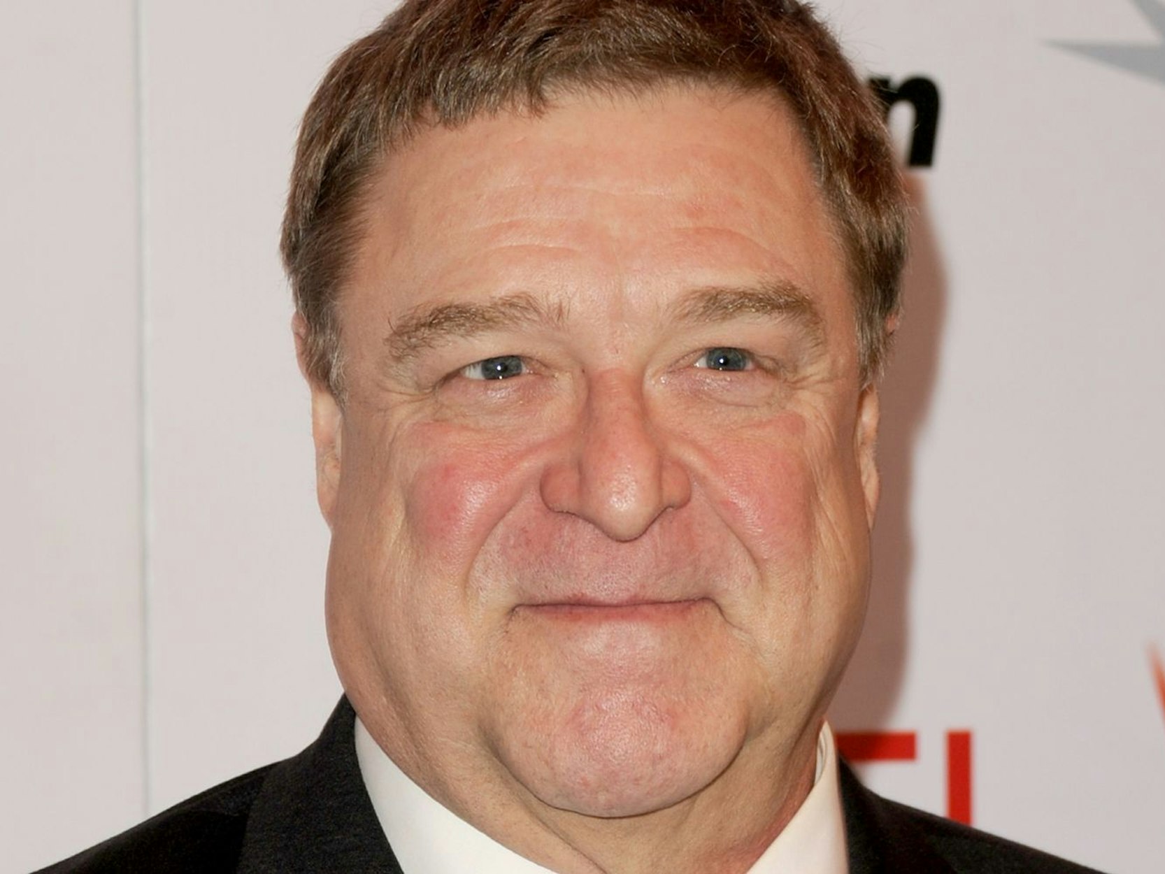 John Goodman im Jahr 2013. Zu diesem Zeitpunkt hatte der Schauspieler bereits einige Kilo verloren. (Bild: 2013 Getty Images/Kevin Winter)