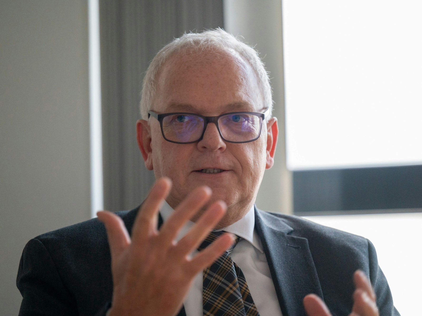Kölns Polizeipräsident Johannes Hermanns findet deutliche Worte.