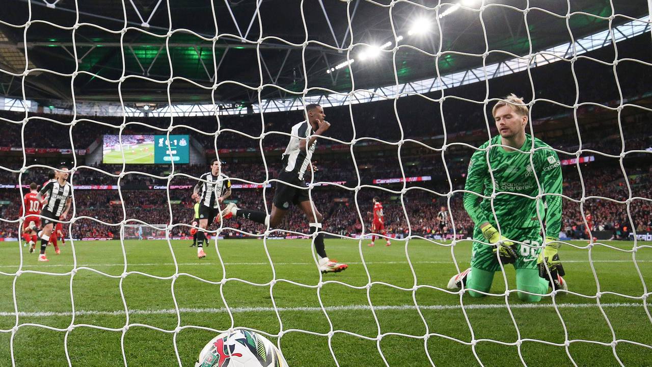 Alexander Isak bejubelt seinen Treffer gegen den FC Liverpool.