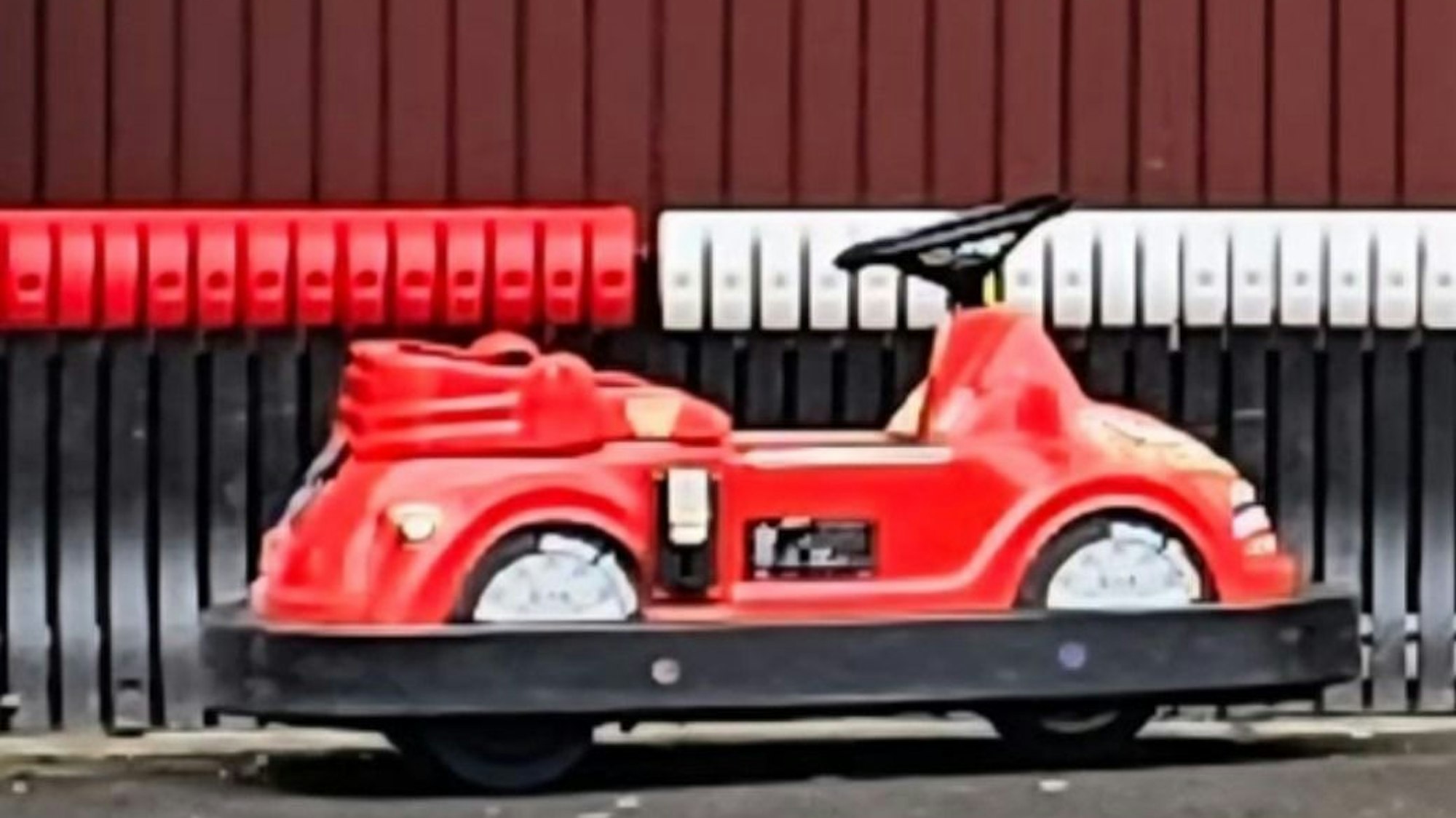 POL-RBK: Odenthal - Kinder-Autoscooter von Gelände des Märchenwaldes gestohlen