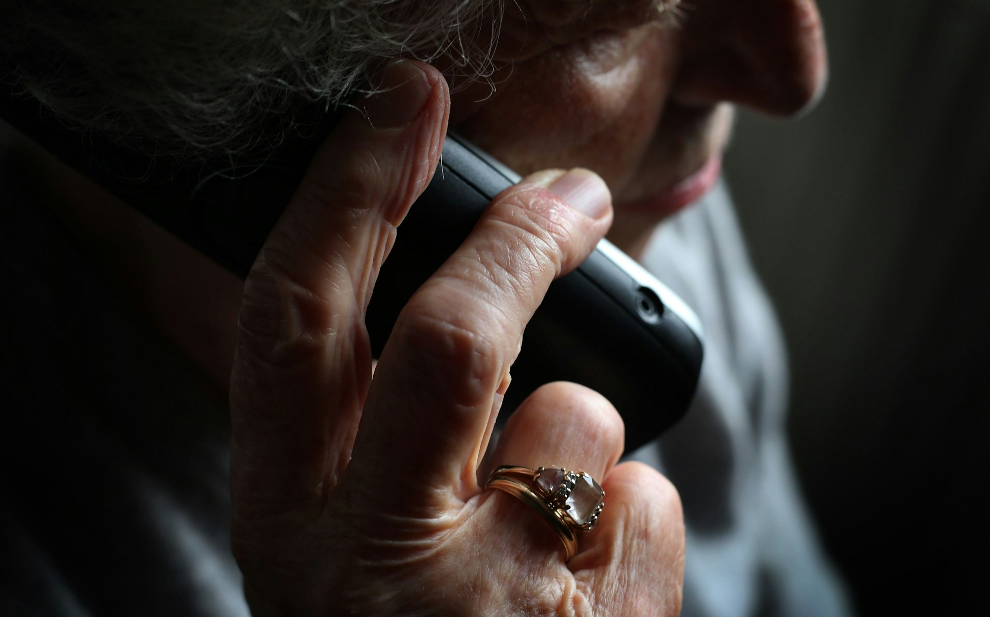 Die Polizei Düsseldorf ist aktuell nicht per Telefon über die 110 erreichbar.