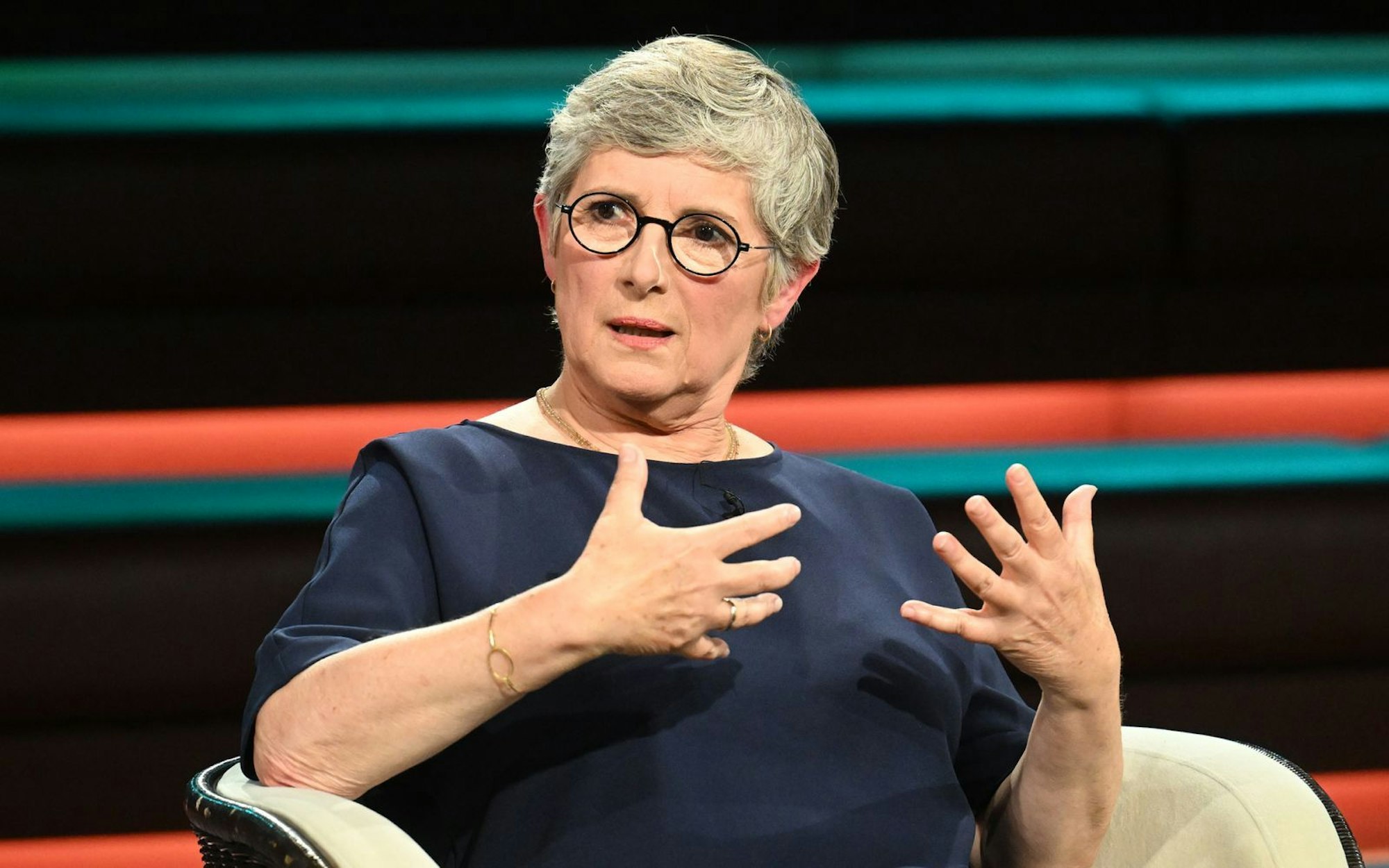 Grünen-Fraktionsvorsitzende Britta Haßelmann sagte mit Blick auf die Debatte um Frauke Brosius-Gersdorf: „Diese Art, wie Frau Brosius-Gersdorf angegangen wurde, so kann man mit Frauen in dieser Republik nicht umgehen!“ (Bild: ZDF / Cornelia Lehmann)