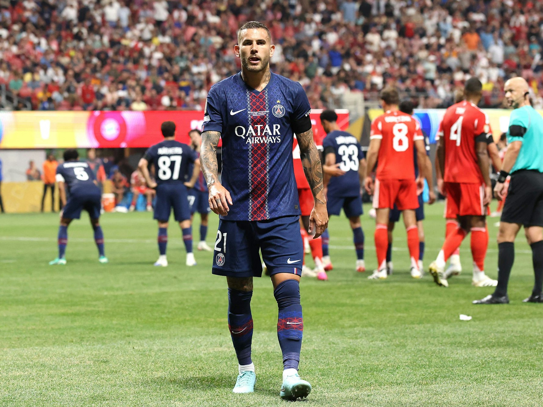 Lucas Hernández nach einem Platzverweis beim Spiel von PSG gegen den FC Bayern.