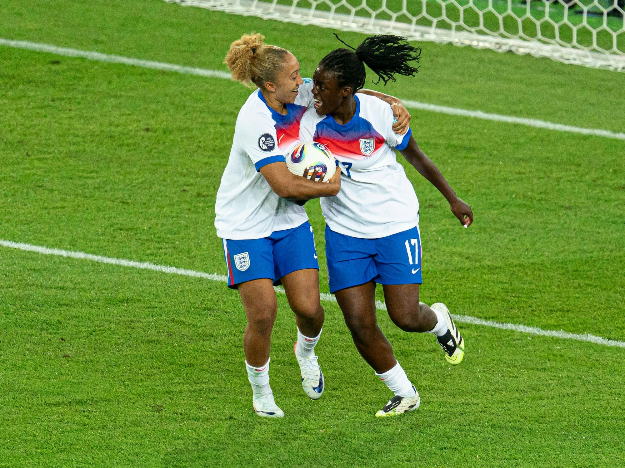 Der Jubel zum 2:2-Ausgleich der Engländerinnen.