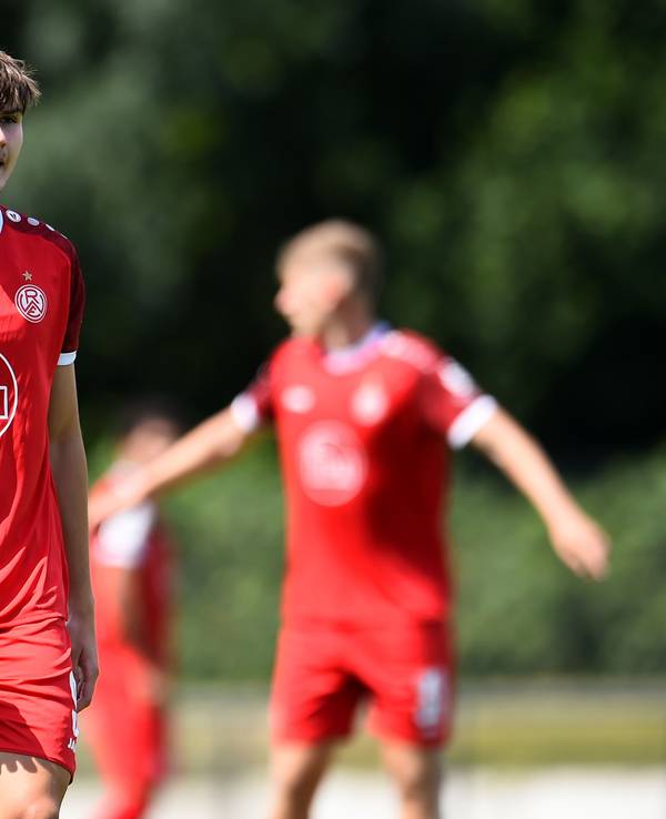 Jaka Cuber Potocnik im Trikot von Rot-Weiss Essen.