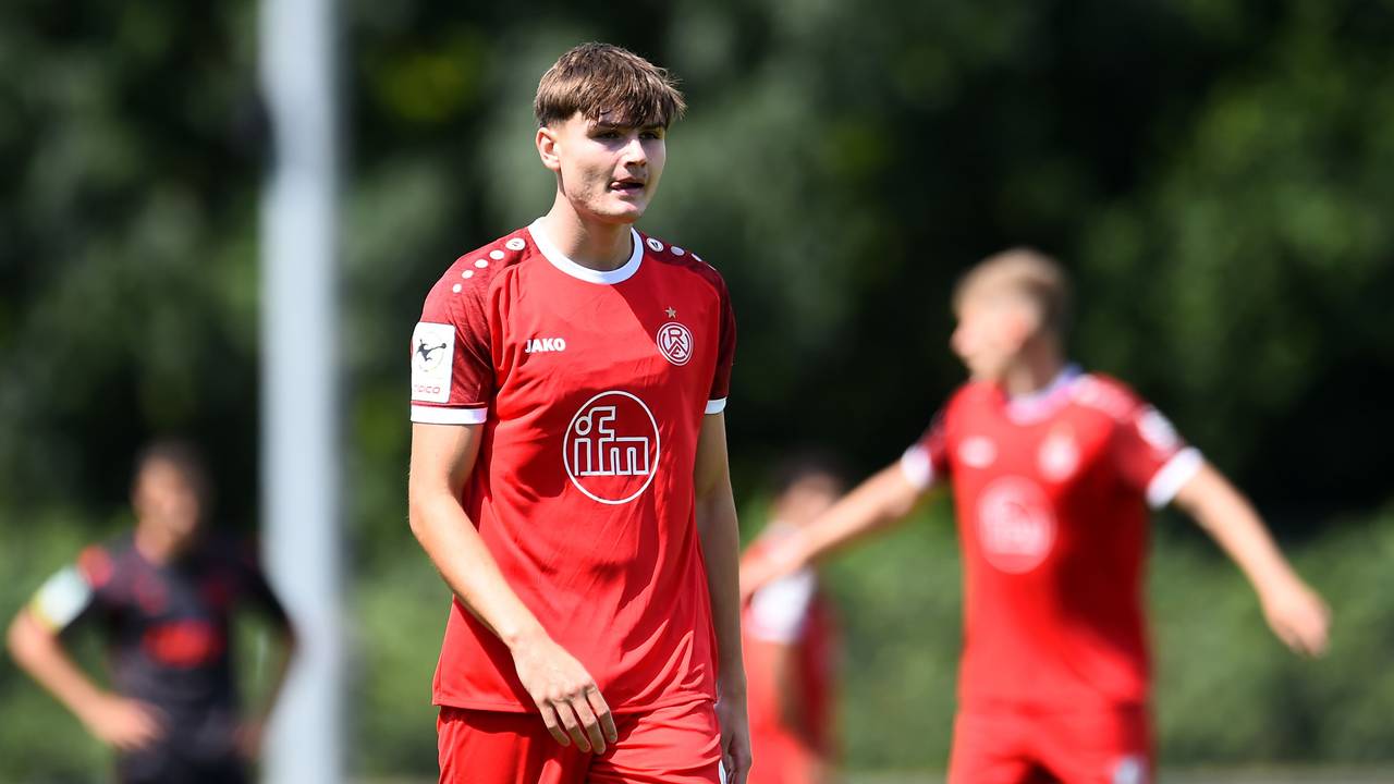 Jaka Cuber Potocnik im Trikot von Rot-Weiss Essen.