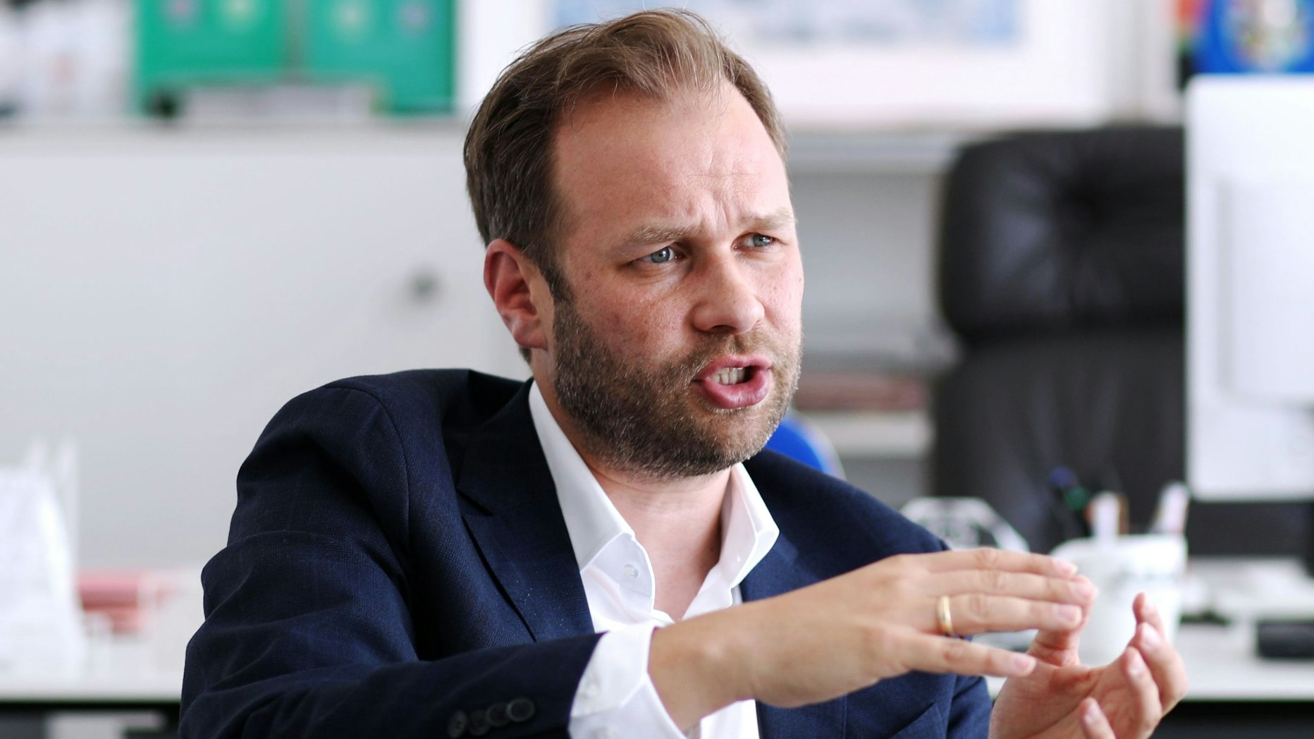 Der Kölner Schul- und Sportdezernent Robert Voigtsberger.