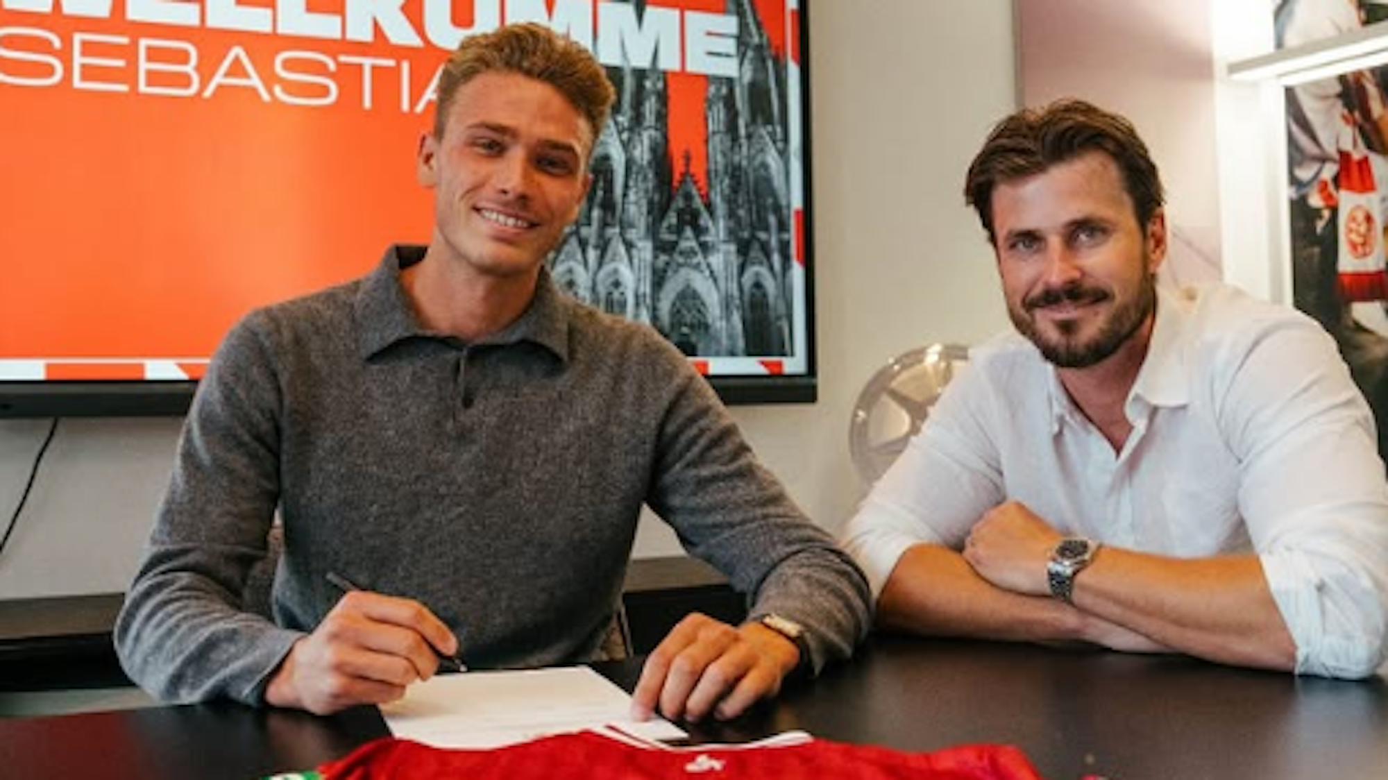 Spielerberater und Ex-Profi Havard Nordtveit neben FC-Neuzugang Sebastian Sebulonsen.