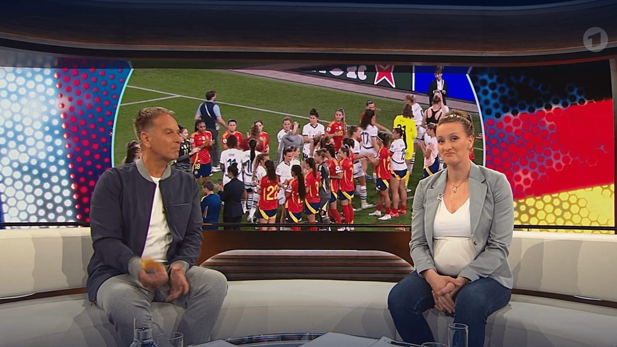 ARD-Moderator Claus Lufen und TV-Expertin Almuth Schult sprechen über das Spiel.