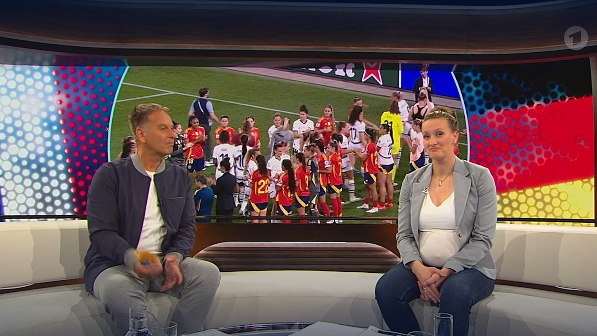 ARD-Moderator Claus Lufen und TV-Expertin Almuth Schult sprechen über das Spiel.