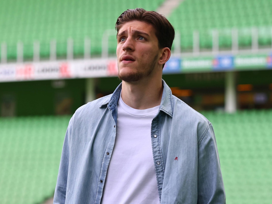 Ahmetcan Kaplan vor dem Ligaspiel von Ajax Amsterdam in Groningen im Stadion. Ahmetcan ist Transfer-Kandidat beim 1. FC Köln.