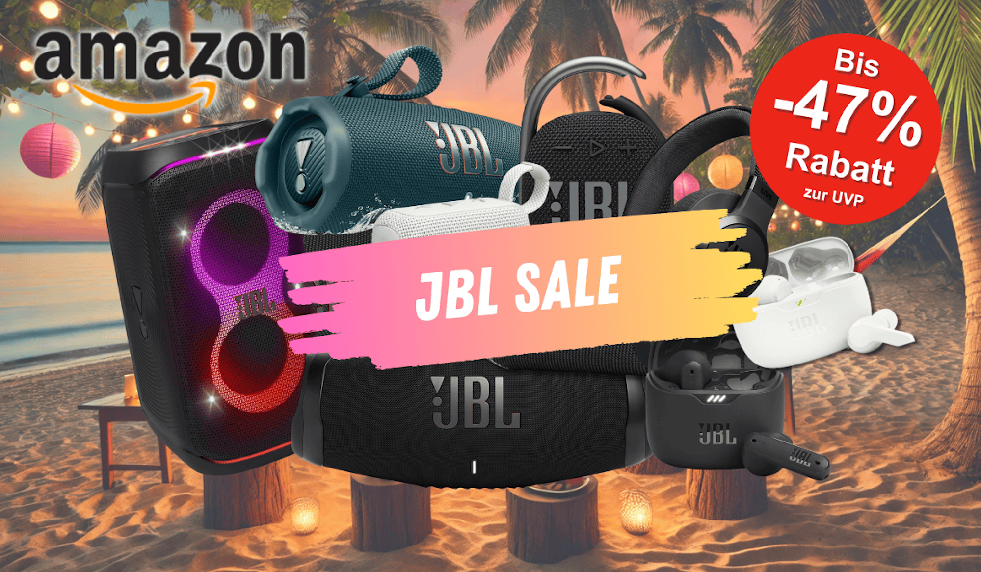 Darstellung verschiedener JBL Boxen und Kopfhörer vor einem Hintergrund, der einen Strand beim Sommeruntergang zeigt.