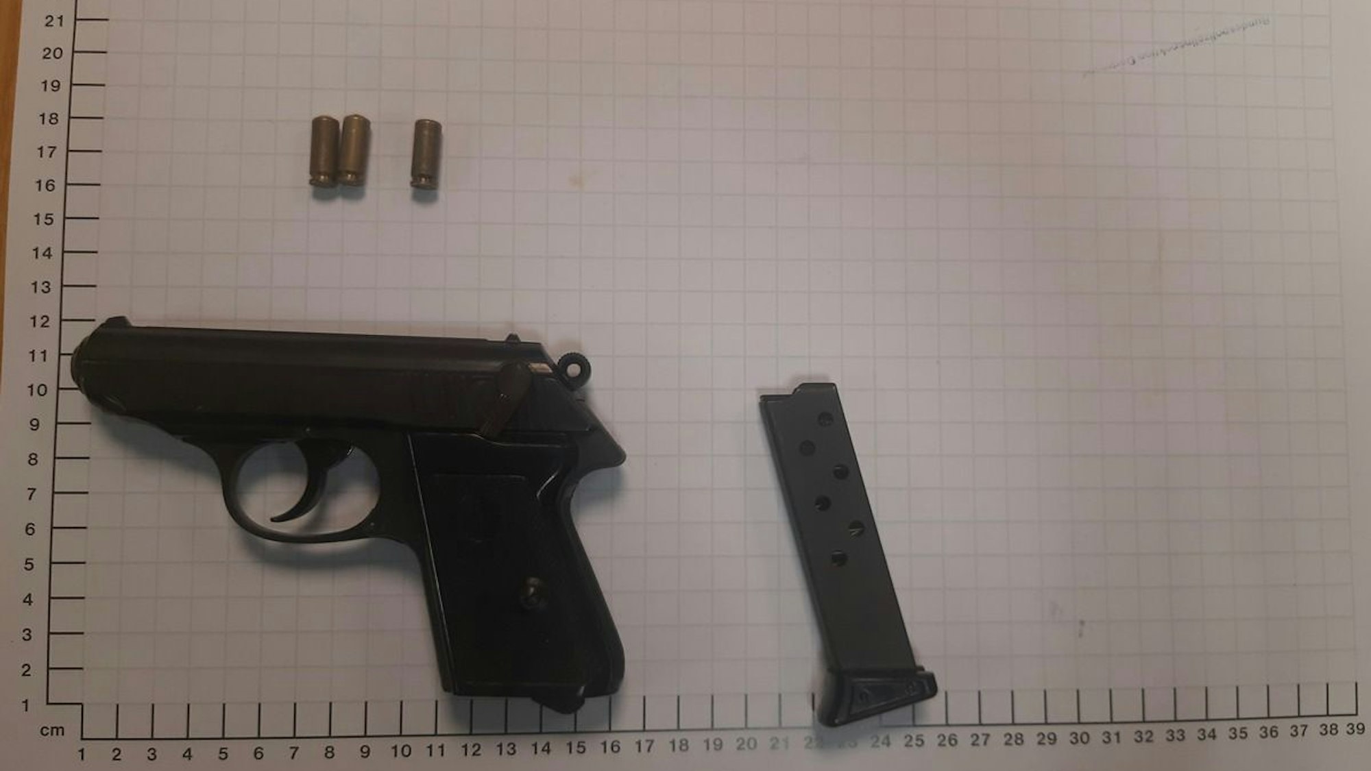 Die von der Bundespolizei sichergestellte Schreckschusswaffe.