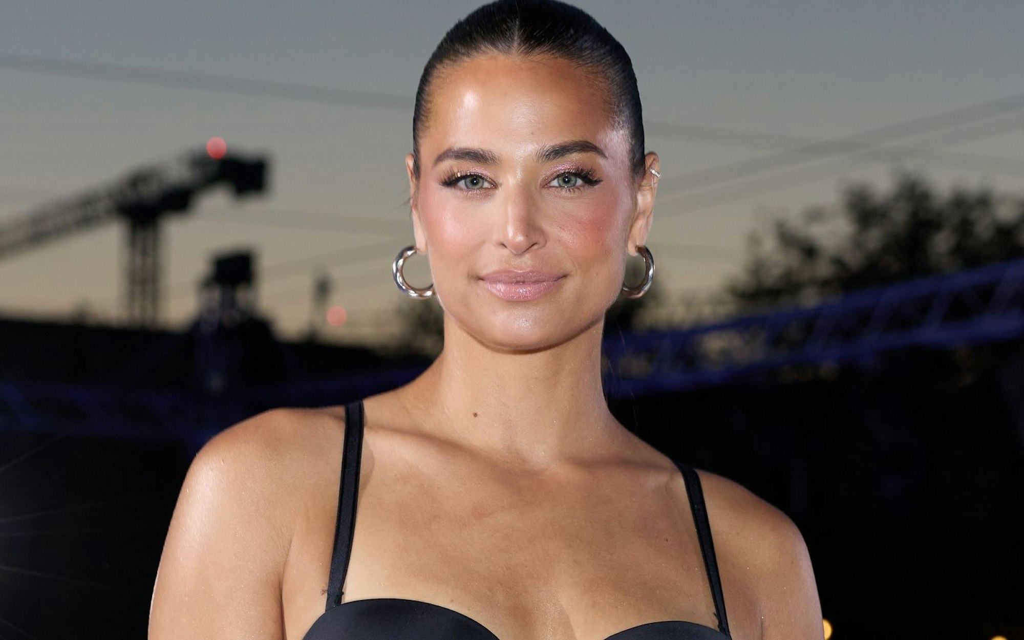 Amira Aly hat im Podcast von Barbara Schöneberger eine emotionale Geschichte rund um ihren Vater erzählt. (Bild: 2025 Getty Images/Sebastian Reuter)