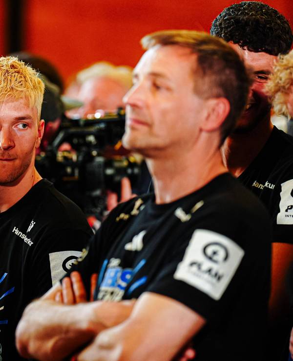 Noah Katterbach bei der Aufstiegsfeier des HSV.