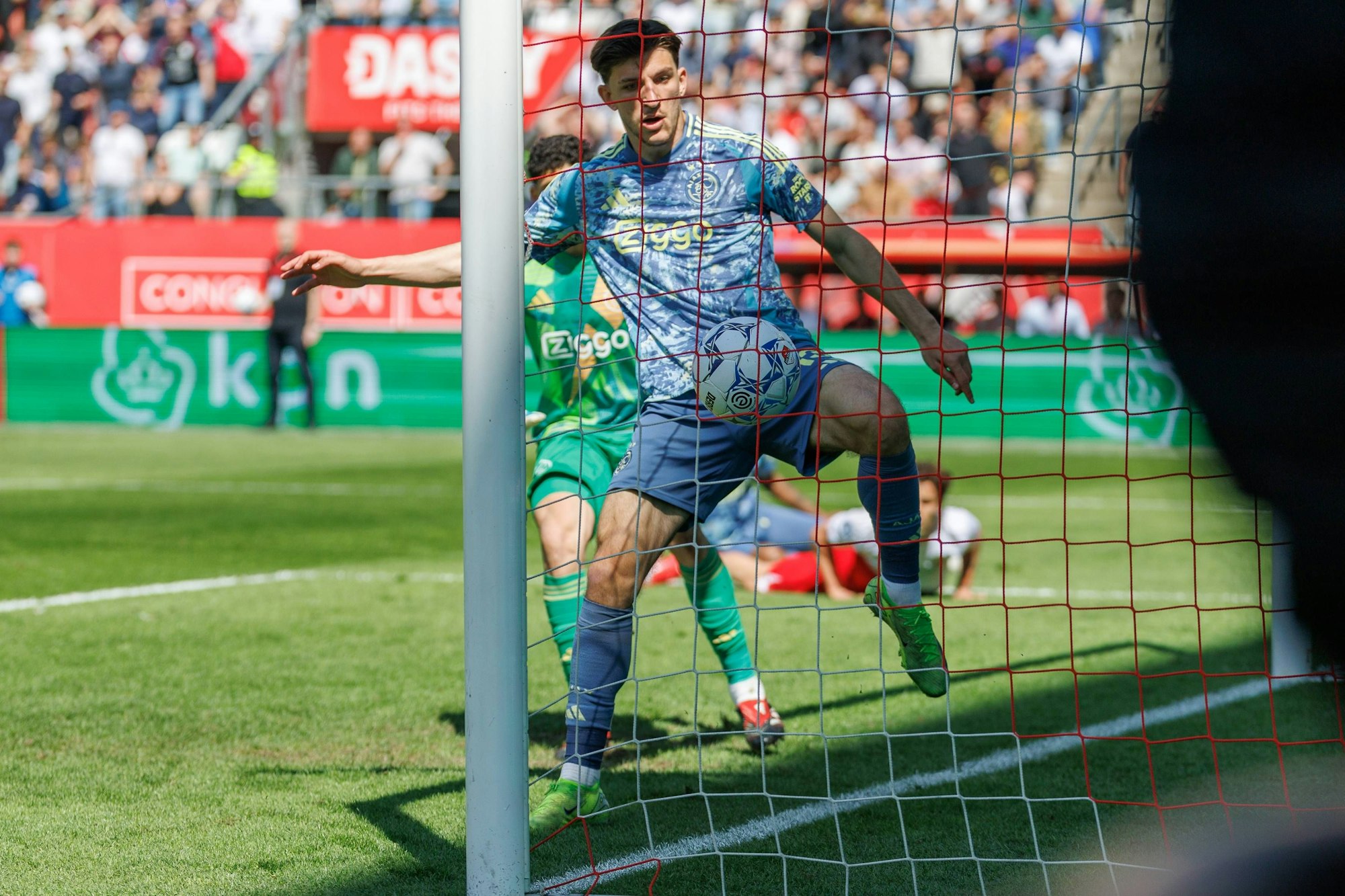 Ahmetcan Kaplan beim Ajax-Spiel in Groningen.