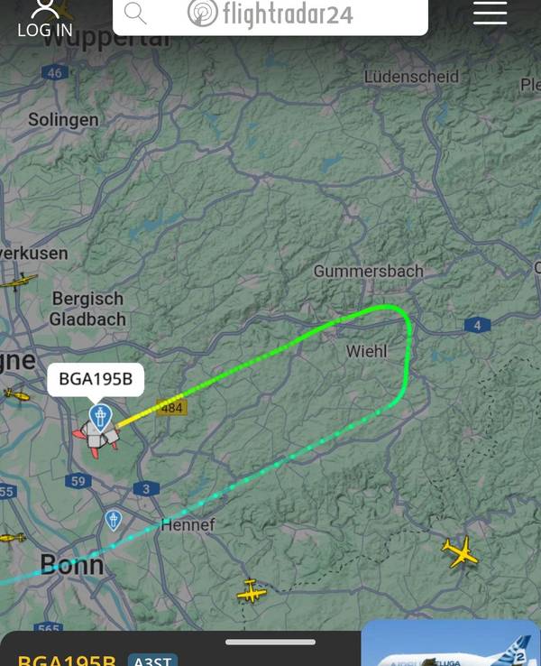 Auf einem Radar ist zu sehen, wie der Airbus eine Kehrtwende gemacht hat. .