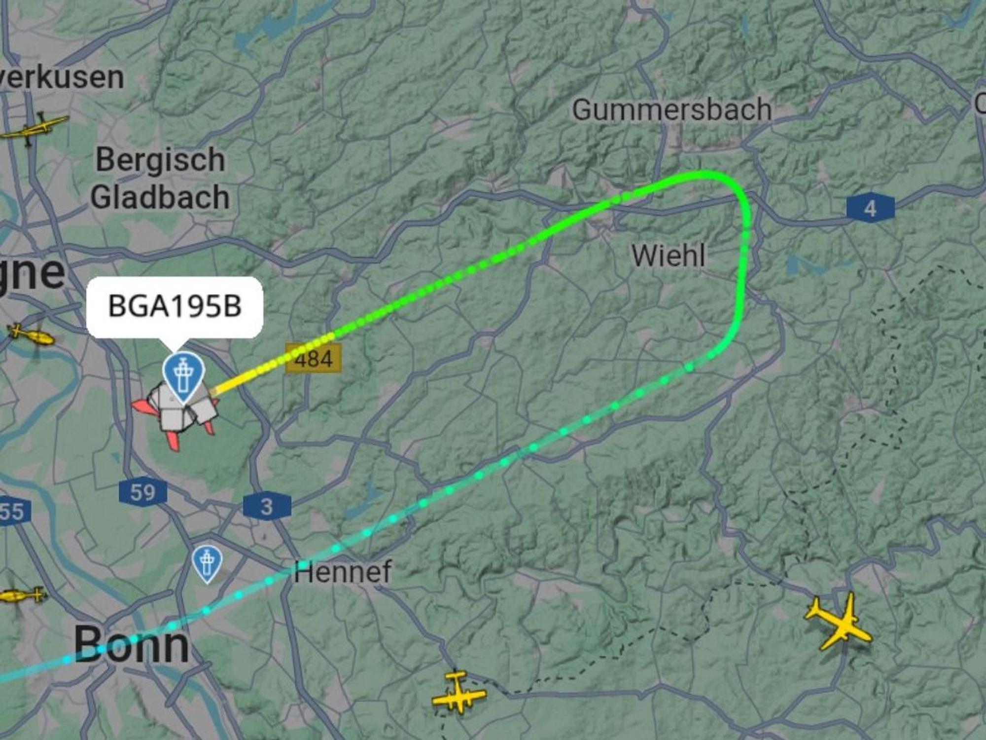 Auf einem Radar ist zu sehen, wie der Airbus eine Kehrtwende gemacht hat. .