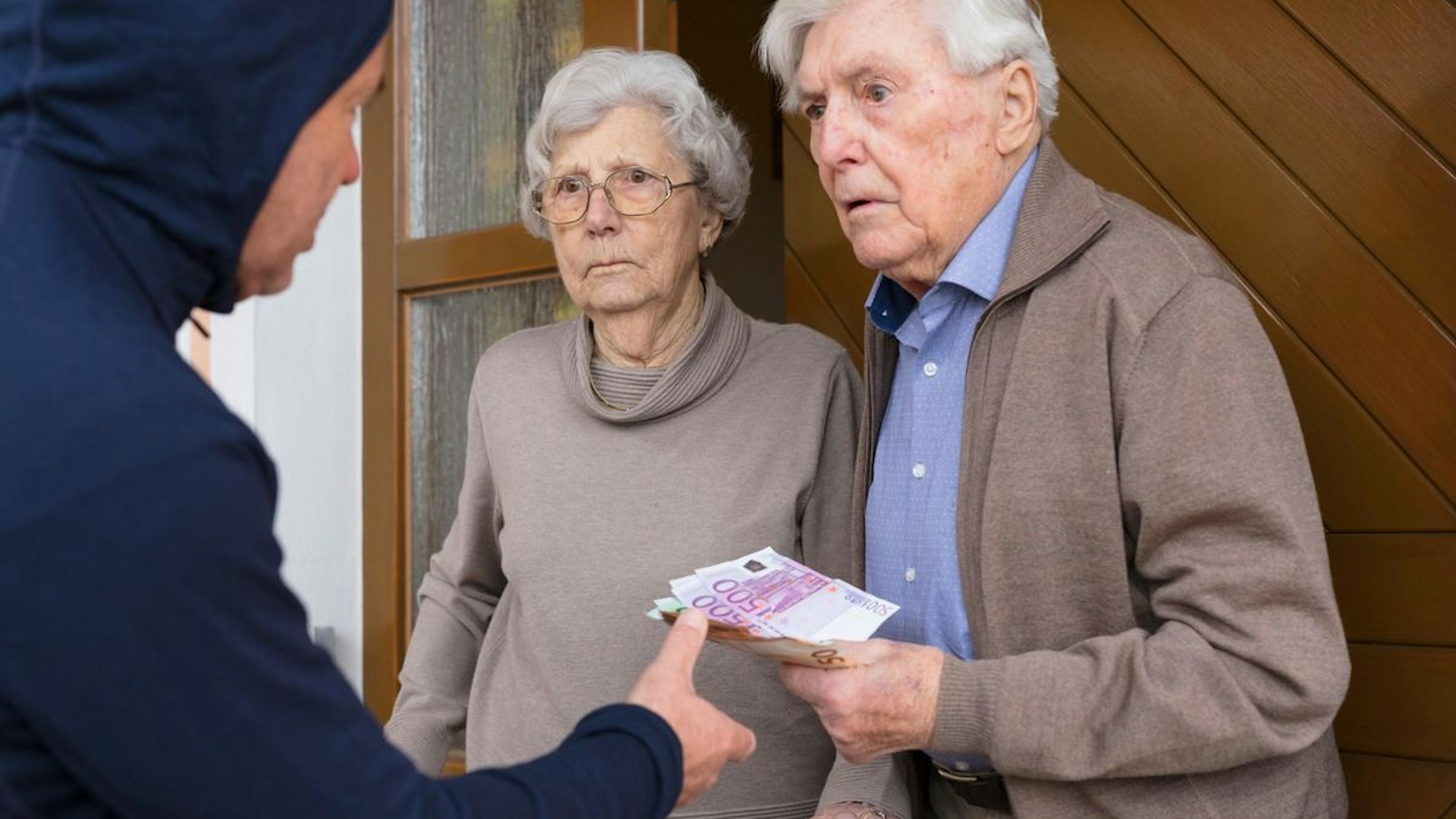 Symbolbild für einen Betrugsfall mit Bargeld.