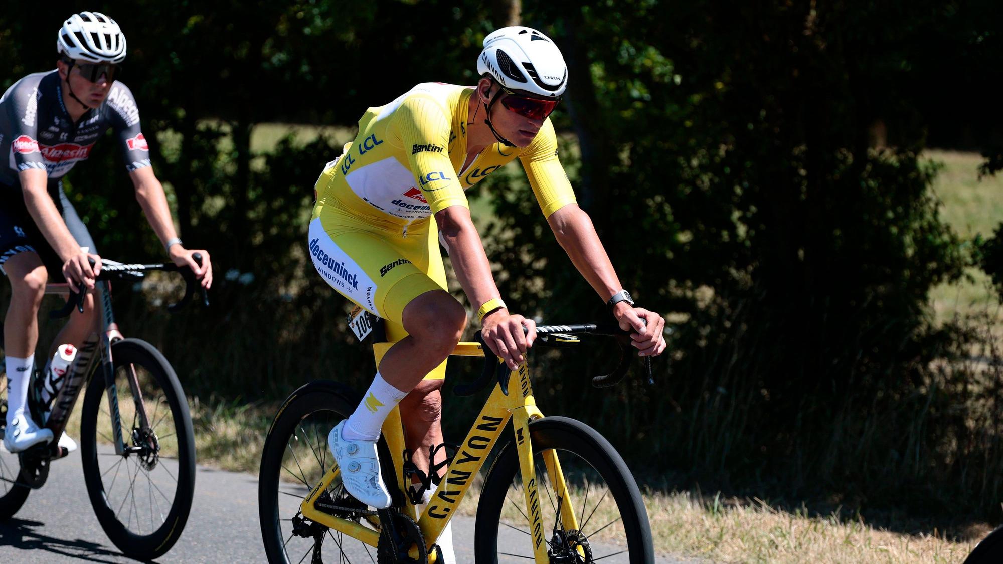 Mathieu van der Poel auf der 7. Etappe der Tour de France im Gelben Trikot.