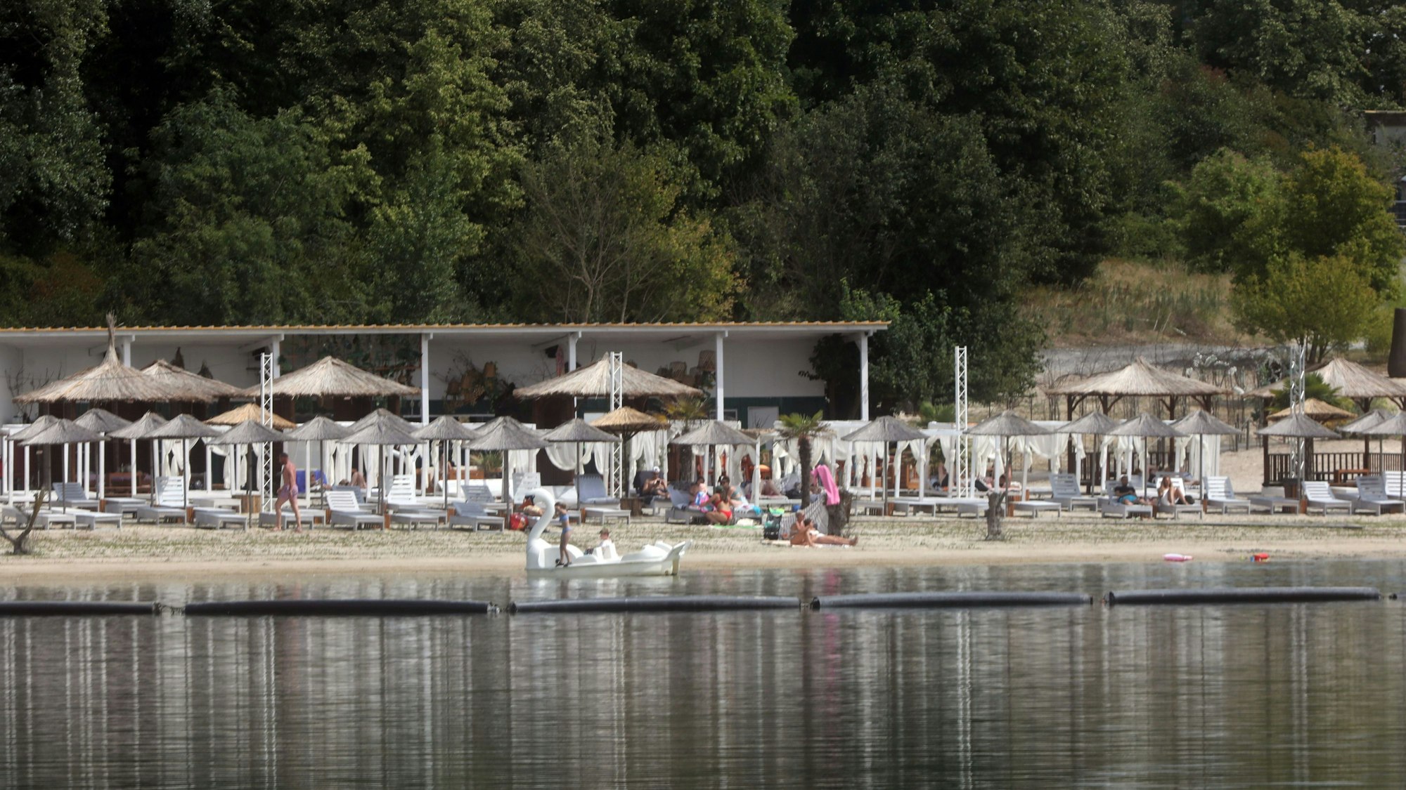 Am 18. Juli 2025 öffnete das Strandbad am Escher See trotz Verbot der Stadt.