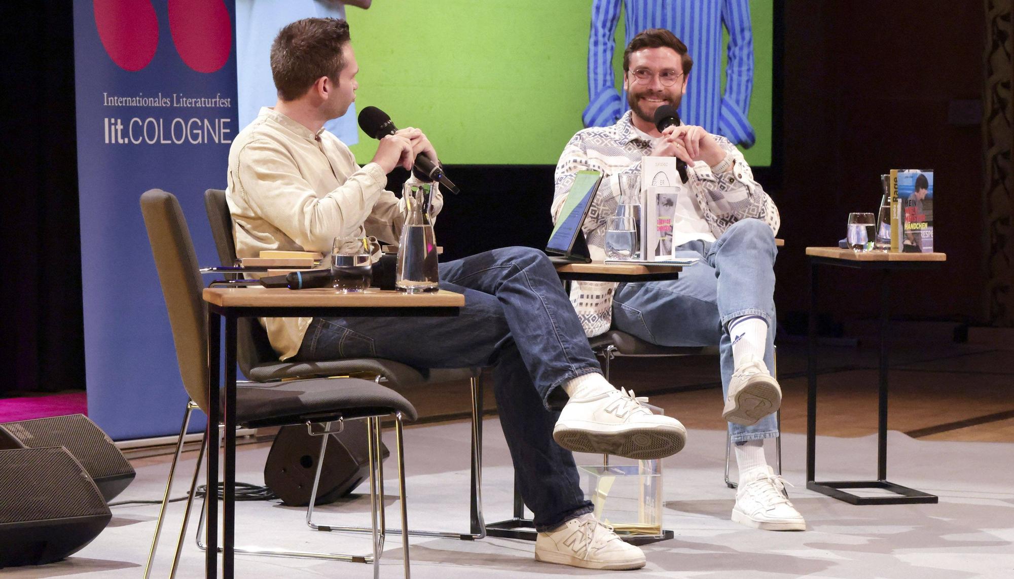 Jonas Hector und Fabian Köster bei der Lit.Cologne auf derr Bühne.