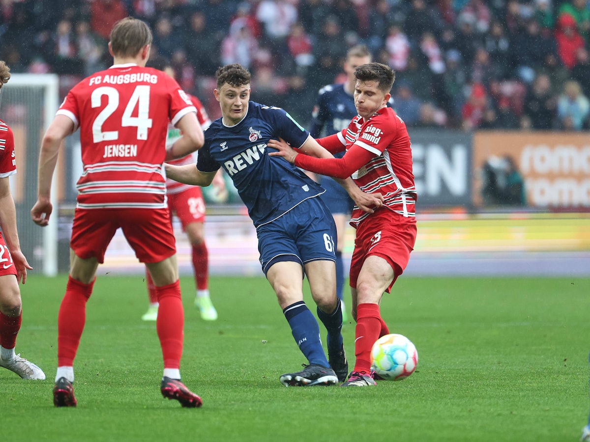 Eric Martel und Elvis Rexhbecaj im Duell um den Ball.