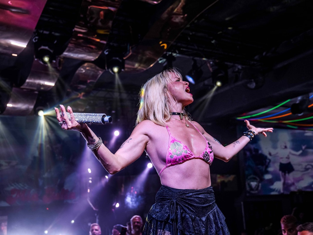 Mia Julia singt im Megapark.