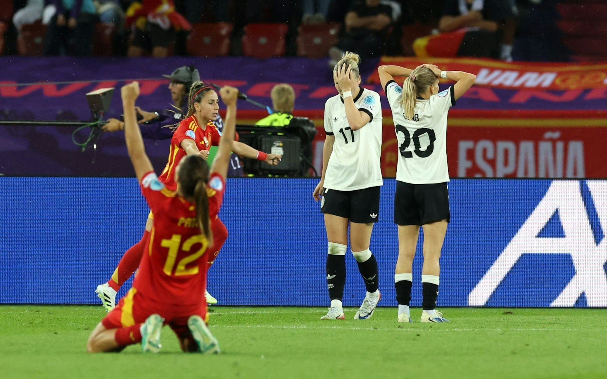 Deutschland schied bei der EM gegen Spanien aus - der TV-Quote tat das keinen Abbruch. (Bild: 2025 Getty Images/Alexander Hassenstein)