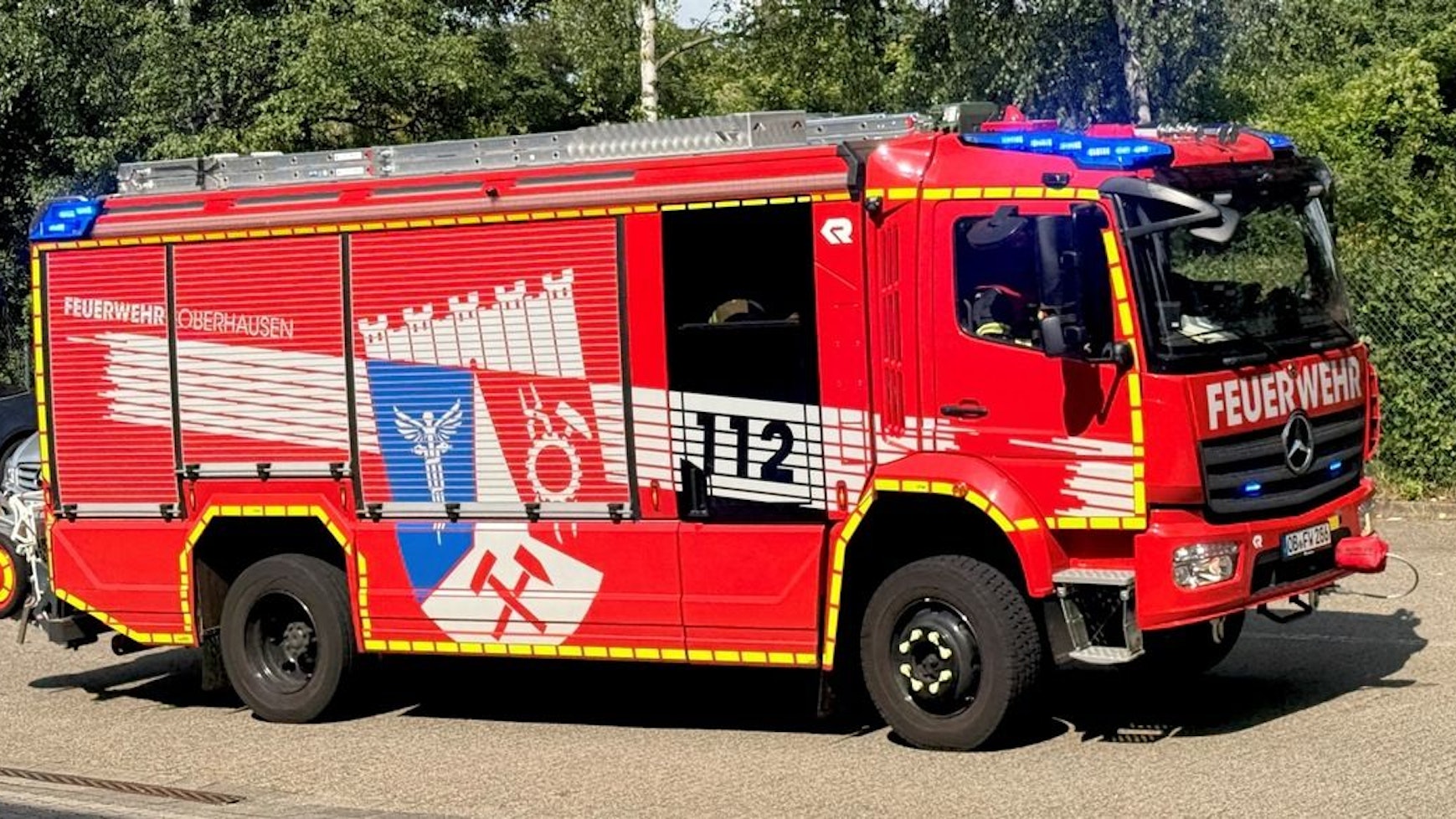 Feuerwehrauto auf der Autobahn
